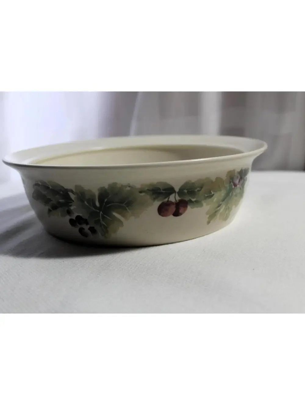Pfaltzgraff Jamberry 1.5 Qt. Round Casserole (no lid)